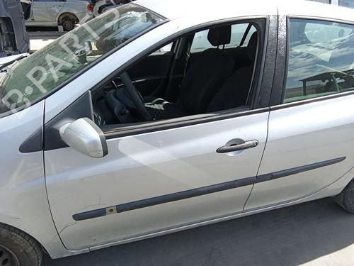 Used Left front door Left front door RENAULT CLIO III (BR0/1, CR0/1) 1.5 dCi (C/BR0G, C/BR1G) (68 hp) 39617261 39617261