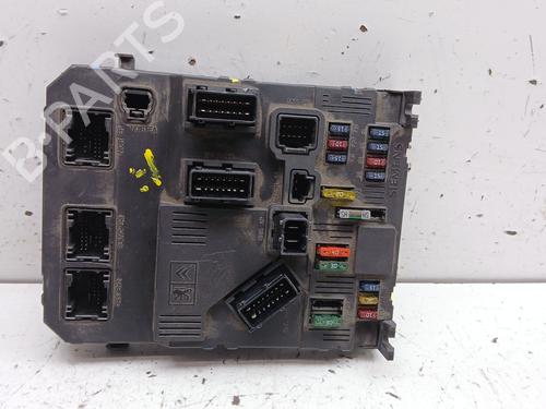 Used Fuse box Fuse box 37643454 37643454
