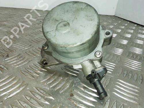 Used Vacuum pump KIA CERATO I Hatchback (LD) [2004-2010]  12195037