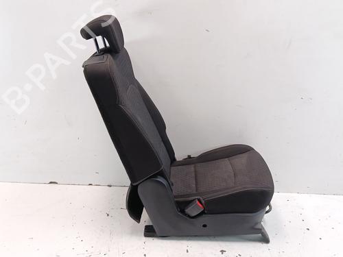 rear-seat-kia-carens-iv-2013-17542066 main image
