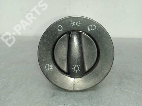 Forlygtekontakt VW GOLF IV (1J1) 2.3 V5 (150 hp) 7567952
