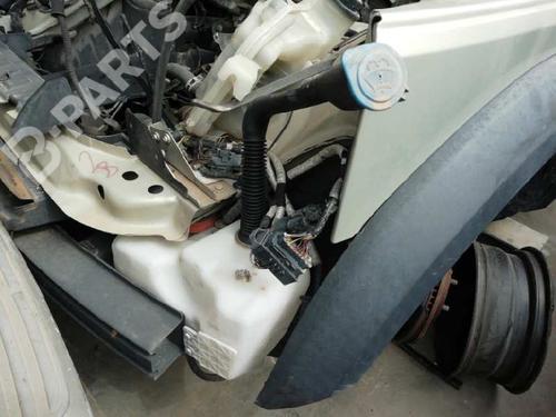 windscreen-washer-tank-land-rover-discovery-iii-l319-27-td-4x4-2004-2005-2006-2007-2008-2009-10094194 main image