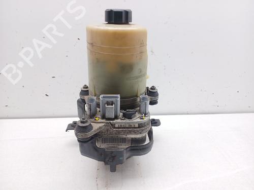 Used Steering pump FORD FOCUS II Convertible 2.0 (145 hp) 31065085