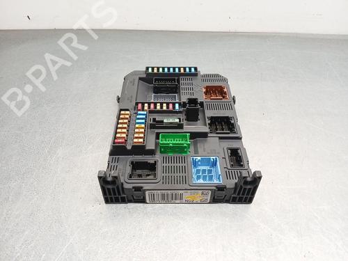 Used Fuse box Fuse box 39412369 39412369