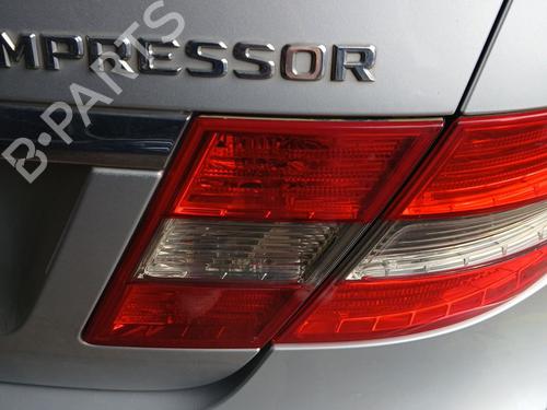 Feu de coffre droit MERCEDES-BENZ CLC-CLASS (CL203) CLC 200 Kompressor (203.741) (184 hp) 32016528