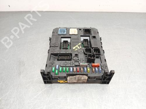 Used Fuse box Fuse box 36674385 36674385
