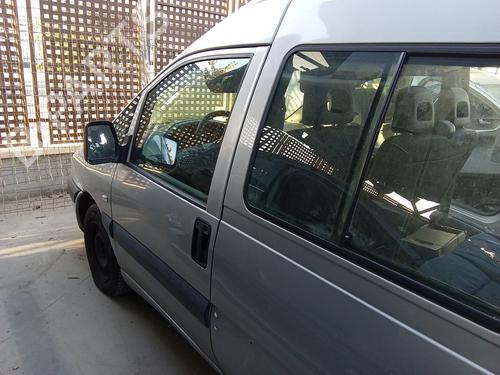 Porte avant gauche Porte avant gauche FIAT SCUDO Bus (220_) 2.0 JTD (109 hp) 39890021 39890021