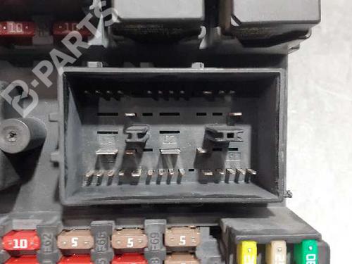 Fuse box LAND ROVER RANGE ROVER SPORT I (L320) 2.7 D 4x4 | BP8332131E1 