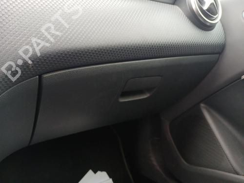 Used Glove box MERCEDES-BENZ A-CLASS (W176) A 200 CDI / d (176.008) (136 hp) 19743359