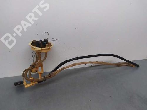 Used Fuel pump BMW 1 (E81) 118 d (143 hp) 10656377