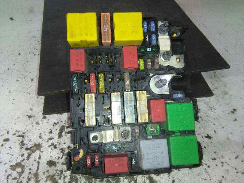 Fuse Box PEUGEOT 208 I (CA_, CC_) 1.6 HDi / BlueHDi 75 9804846880 BParts