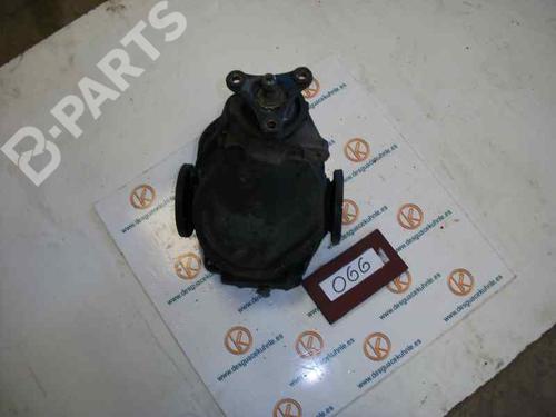 Used Rear differential MERCEDES-BENZ 124 Saloon (W124) [1984-1993]  2702689