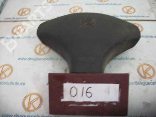 Used Driver airbag PEUGEOT 306 Hatchback (7A, 7C, N3, N5) 1.9 D (68 hp) 2473388