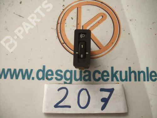 Used Headlight switch BMW 5 (E34) 520 i 24V (150 hp) 2451504