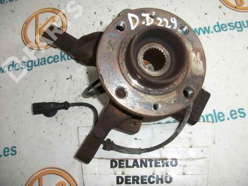 Used Right front steering knuckle RENAULT CLIO II (BB_, CB_) [1998-2016]  2486156