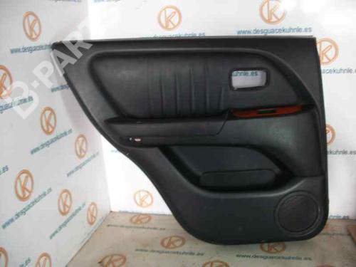 Guarnecido puerta trasera izquierda LEXUS RX (MCU15) 300 (MCU10_) (201 hp) 2492044