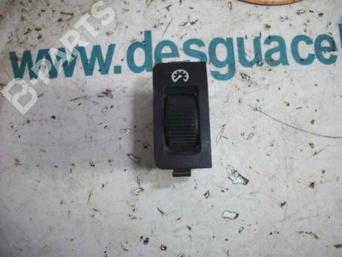 Used Headlight switch BMW 7 (E38) 740 d (245 hp) 2484189