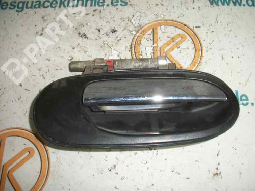 Used Front right exterior door handle NISSAN ALMERA II (N16) 2.2 Di (110 hp) 2452913