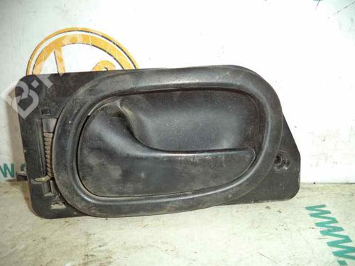 Used Front left interior door handle RENAULT LAGUNA I (B56_, 556_) 2.2 dT (B569) (113 hp) 3218532