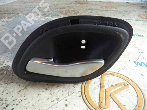Venstre bagtil invendig håndtag RENAULT LAGUNA II (BG0/1_) 1.6 16V (BG0A, BG0L) (107 hp) 3219452