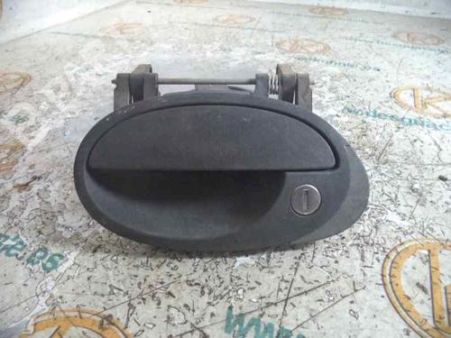 Venstre foran utvendig håndtak OPEL CORSA C (X01) 1.0 (F08, F68) (58 hp) 2449543