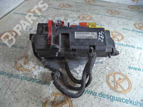 Fuse box CHRYSLER STRATUS (JA) 2.0 LE (131 hp) 2456599