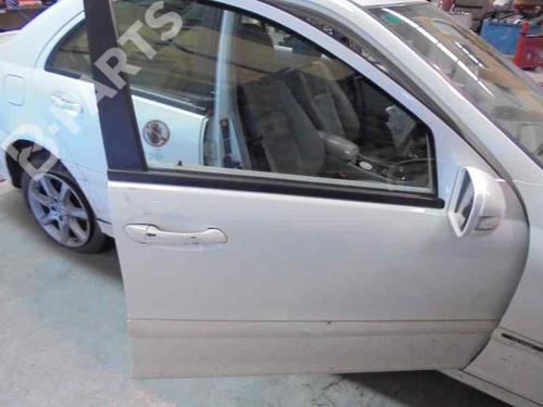 Used Right front door MERCEDES-BENZ C-CLASS (W203) C 200 CDI (203.004) (116 hp) 2476492