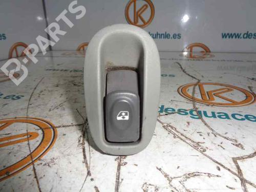 Interrupteur de vitre arrière droite RENAULT SCÉNIC I MPV (JA0/1_, FA0_) 1.6 (JA00, JA16, JA15, JA19, JA1V, JA2B, JA2C, JA0B,... (107 hp) 2472976