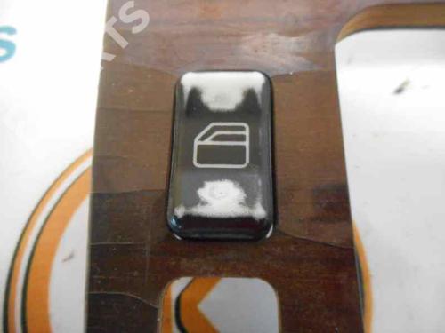 Used Left front window switch MERCEDES-BENZ C-CLASS (W202) [1993-2000]  2456605