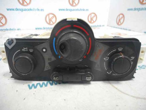 Used Climate control RENAULT MEGANE II Saloon (LM0/1_) [2003-2025]  2479333