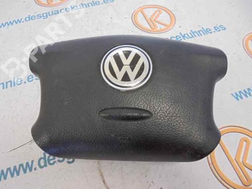Used Driver airbag VW GOLF IV (1J1) 1.4 16V (75 hp) 2458140