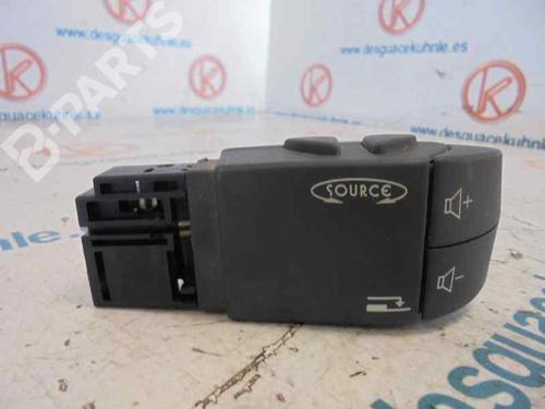 Used Steering wheel controls RENAULT LAGUNA II (BG0/1_) 1.8 16V (BG06, BG0J, BG0M) (116 hp) 2493598