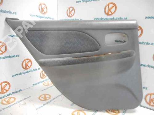 Guarnecido puerta trasera izquierda HYUNDAI SONATA IV (EF) 2.0 16V (136 hp) 2479823