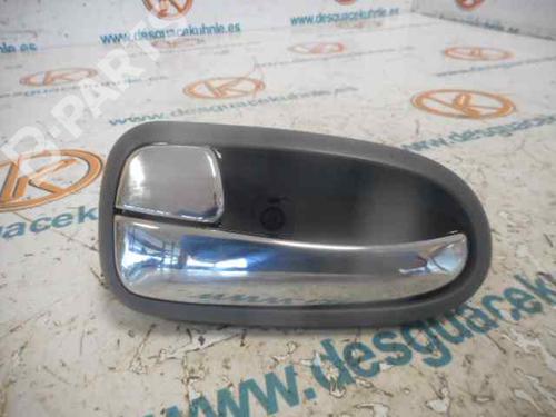 Used Rear left interior door handle HYUNDAI SONATA IV (EF) 2.0 16V (136 hp) 3218643