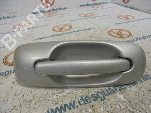 Used Rear left exterior door handle CHRYSLER VOYAGER IV (RG, RS) 2.8 CRD (150 hp) 2484282