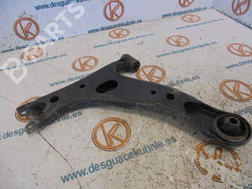 Used Right front suspension arm TOYOTA CELICA Coupe (_T23_) 1.8 16V VT-i (ZZT230_, ZZT230) (143 hp) 2485220
