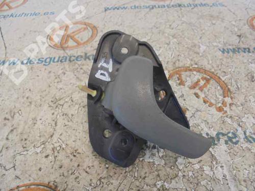 Used Front left interior door handle CHRYSLER VOYAGER IV (RG, RS) 2.5 CRD (141 hp) 3218886
