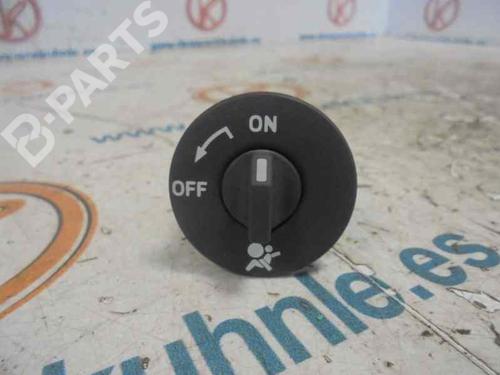 Used Switch RENAULT SCÉNIC II (JM0/1_) 1.9 dCi (JM0G, JM12, JM1G, JM2C) (120 hp) 2488376