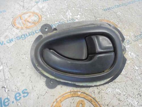 Used Front right interior door handle PEUGEOT 406 (8B) 2.1 TD 12V (109 hp) 3219789