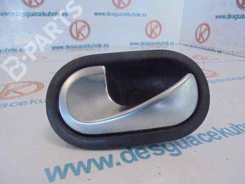 Venstre foran invendig håndtak RENAULT MEGANE II Saloon (LM0/1_) 1.9 dCi (LM0G, LM1G, LM2C) (120 hp) 3219216