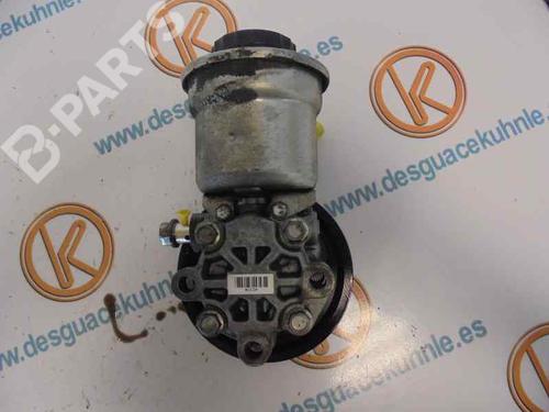 Used Steering pump TOYOTA AVENSIS (_T25_) 2.0 D-4D (ADT250_, ADT250R) (126 hp) 2486419