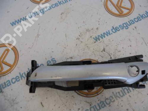 Used Front left exterior door handle MERCEDES-BENZ C-CLASS (W203) [2000-2007]  2518968