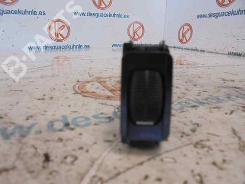 Used Headlight switch MERCEDES-BENZ C-CLASS (W202) C 250 Turbo-D (202.128) (150 hp) 2458165