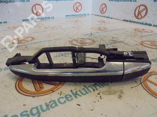 Used Front left exterior door handle MERCEDES-BENZ C-CLASS (W202) C 250 Turbo-D (202.128) (150 hp) 2457489