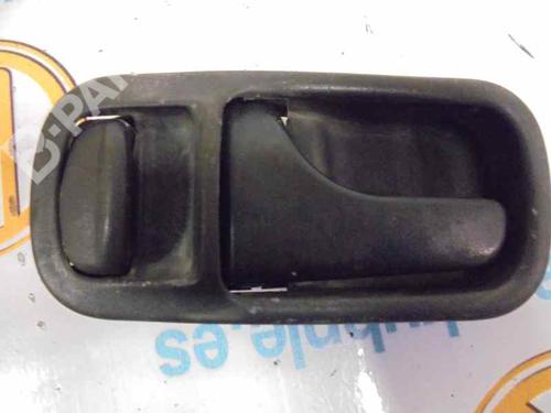 Used Front left interior door handle NISSAN TERRANO II (R20) 2.7 TDi 4WD (125 hp) 3218811