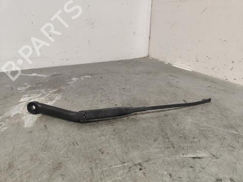 Used Front windshield wiper arm NISSAN PRIMERA Hatchback (P11) 2.0 TD (90 hp) 31250474