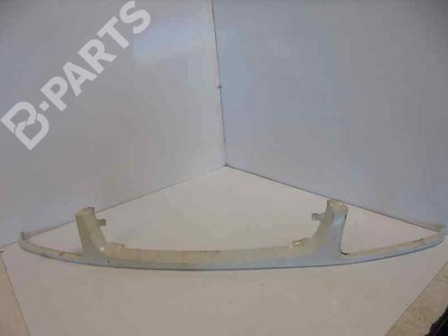 Used Grille VW POLO III (6N1) 64 1.9 SDI (64 hp) 5097779