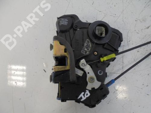 Used Front left lock TOYOTA AVENSIS (_T25_) [2003-2008]  6679648