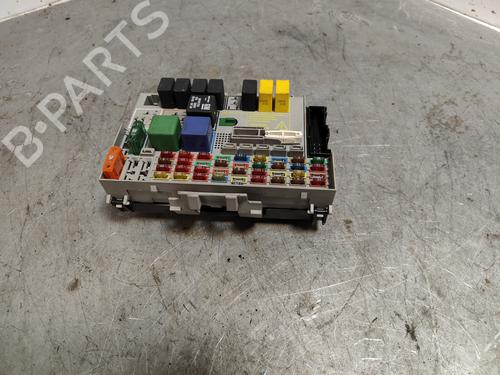 Sikringsdose OPEL ZAFIRA A MPV (T98) 2.0 DTI 16V (F75) (101 hp) 25378341