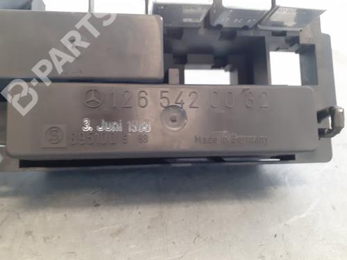 Fuse box MERCEDES-BENZ 124 Saloon (W124)  | BP9364262E1 
